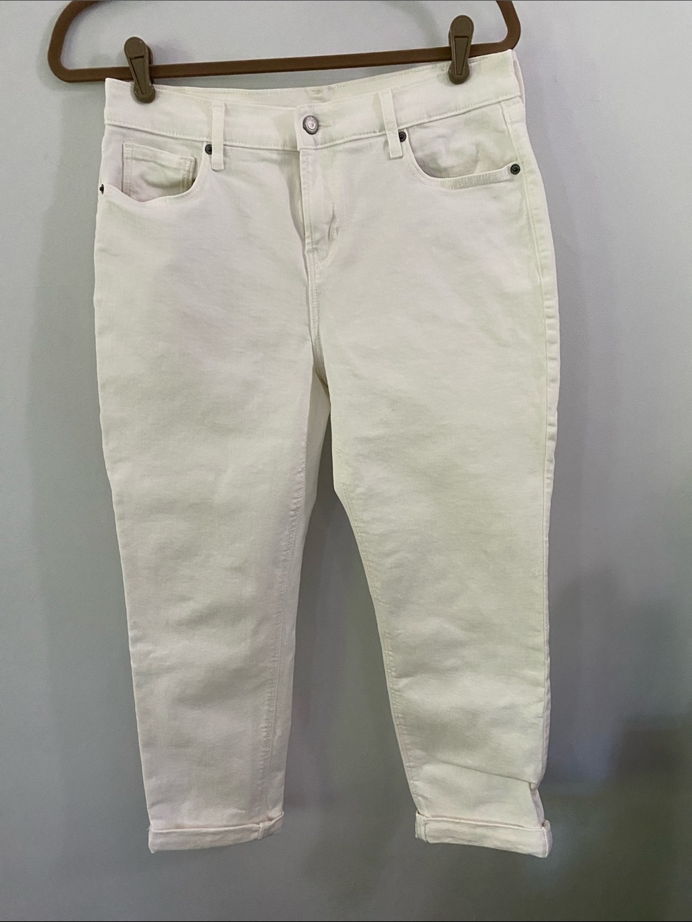 3/$15 Old Navy White Boyfriend Mid-Rise Jeans for women